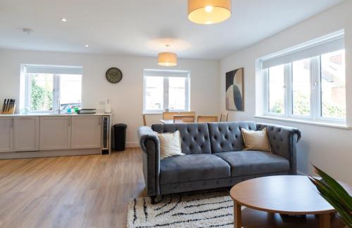Rothley Apartment | Modern 2-Bedroom Apartment in Prime Location # 1