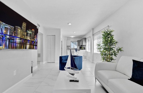 Little Haiti Apartment | Modern 2-Bedroom Apartment