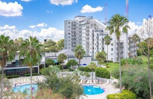 Florida Center Apartment | Modern 2-Bedroom Enclave Condo Retreat