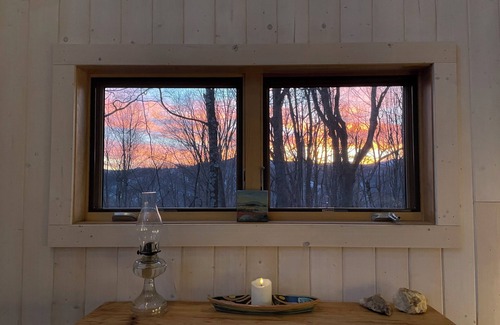 Lansing House | Modern 2-bedroom mountain house in brilliant Lansing