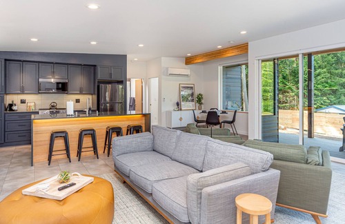 Marrowstone Cabin | Modern 2 Bedroom Sunset Cabin w/Beach Access