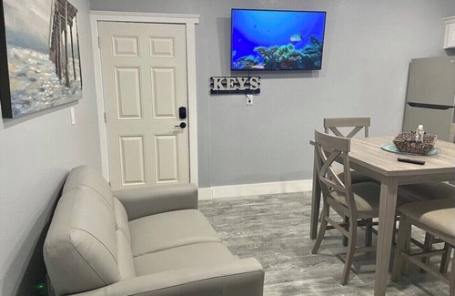 Egypt Lake-Leto Villa | Modern 2 bedroom w King Beds