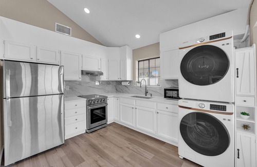 Canyon Gate House | Modern 2-Bedroom w/Pool