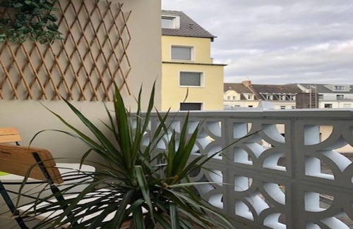 Suelz Apartment | Modern 2-room apartment with balcony in the heart of Cologne.