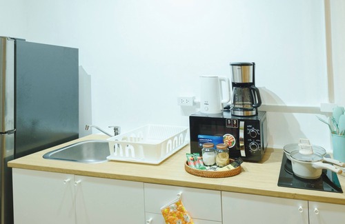 Bang Rak Condo | Modern 2 Br Sleep 6 People Apartment in the Heart of Bangkok, City Center Silom