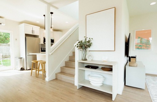 Ballard House | Modern 2BD Getaway | Private Yard | City Views