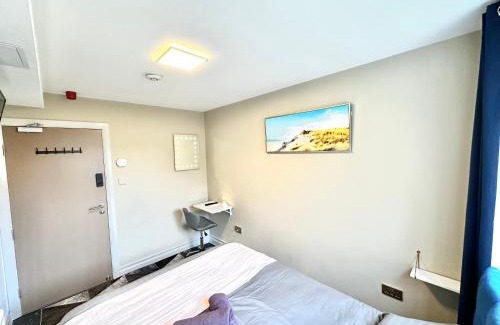 Finglas Apartment | Modern 2Bedroom Oasis near Dublin city centre & Airport