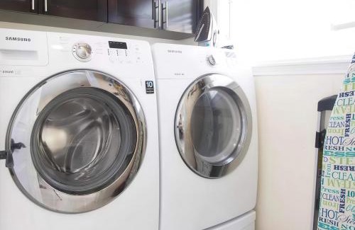 Grandview Heights House | Modern 2BR 1BA Oasis Heated Pool N Downtown