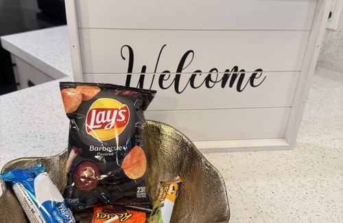 Mission Apartment | Modern 2BR-2BATH Family Home Near Major Attractions, Fast Wi-Fi, Dining & Parks