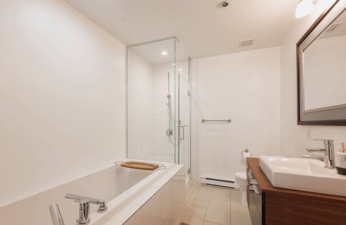 Old Montreal Apartment | Modern 2br Condo in Heart of Old Port