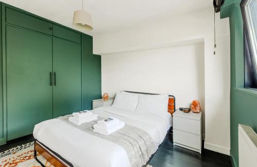 Hackney Downs Apartment | Modern 2BR Duplex in Clapton, 1min Rectory Rd St