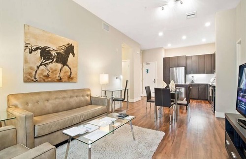 Shoreline West Apartment | Modern 2BR | Ideal for Business | Free WiFi | Downtown Mopuntain View