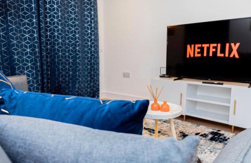 Southampton House | Modern 2BR Retreat in Southampton - Balcony, Free parking & Wifi