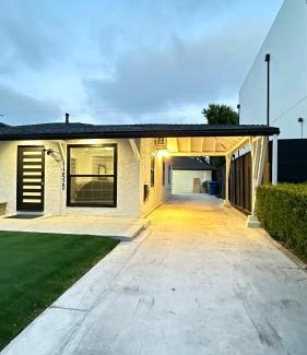 Del Rey Bed & Breakfast | Modern 2BR Stylish & Cozy Unit