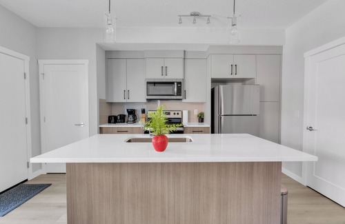 Southwest Calgary House | Modern 2BR Townhome in Belmont | AC & Parking