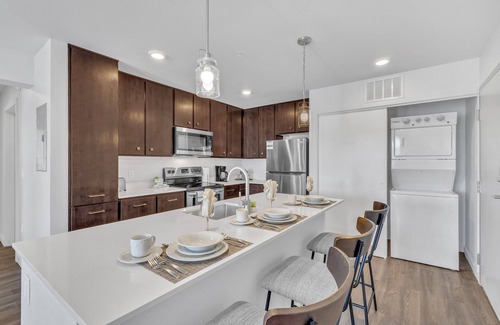 Jarrell Apartment | Modern 2BR w/Pool+Gym+Game Room + Min to St. David's Hosp