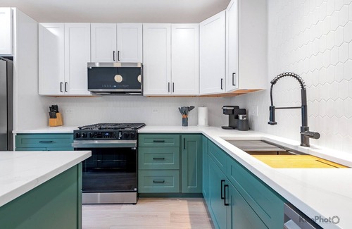 Avondale Apartment | Modern 2BR with Free Parking in Avondale