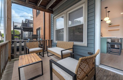 Avondale Apartment | Modern 2BR with Free Parking in Avondale