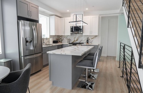 NoHo Arts District House | MODERN 3-4 BR TOWNHOME BUILT 2023 w/OFFICE, BONUS ROOM, GARAGE & EV CHARGER p64