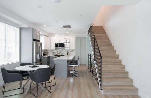 NoHo Arts District House | MODERN 3-4 BR TOWNHOME BUILT 2023 w/OFFICE, BONUS ROOM, GARAGE & EV CHARGER p64