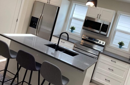 Central Okanagan House | Modern 3 bedroom rancher style home