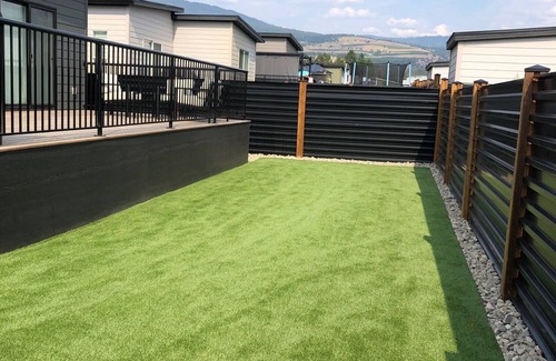 Central Okanagan House | Modern 3 bedroom rancher style home