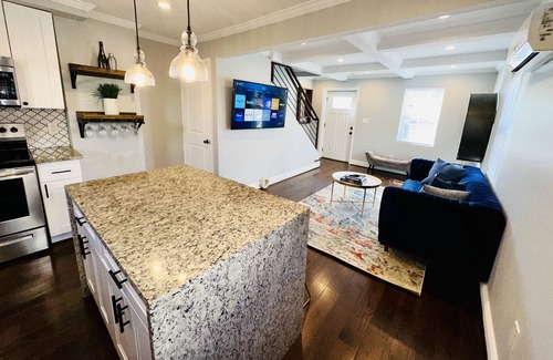Capitol Heights House | Modern 3-BDR + Quiet Neighborhood