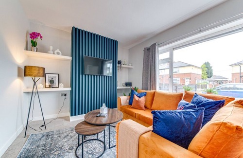Thurnscoe House | Modern 3 bed, home from home with free parking