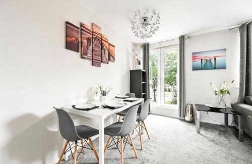 Epping Apartment | Modern 3-Bed Maisonette - Epping High Street - Parking - LMV Property