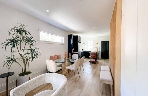 Rochester House | *Modern 3 Bed Park Ave. Stunner*