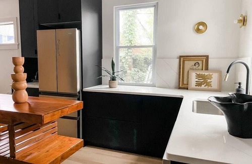 Rochester House | *Modern 3 Bed Park Ave. Stunner*