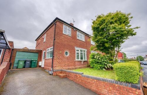 Wednesbury House | Modern 3 Bedroom 2 Bath House with Parking by 360Midlands Wednesbury, Birmingham