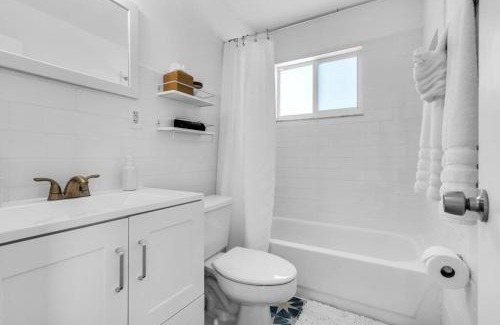 Coral Way House | Modern 3 Bedroom GetAway with Parking in Coral Gables