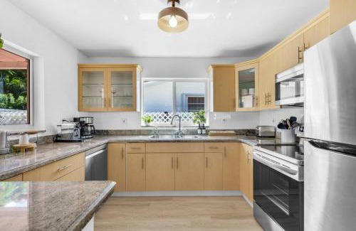 Coral Way House | Modern 3 Bedroom GetAway with Parking in Coral Gables
