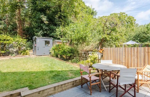 Peckham Rye House | Modern 3 Bedroom Home in Honor Oak beside Nature Reserve