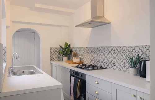 Rugby House | Modern 3 Bedroom Home in Central Rugby