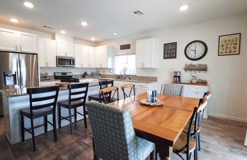 Roseville House | Modern 3-bedroom house w/solar heated saltwater pool + workspace