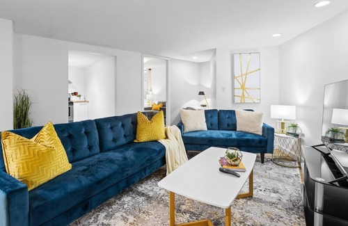 Townline Hill House | Modern 3 Bedroom Suite with hot Tub