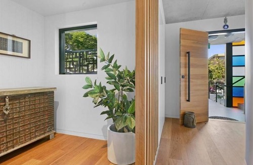 Cheltenham House | Modern 3 Bedrooms Villa