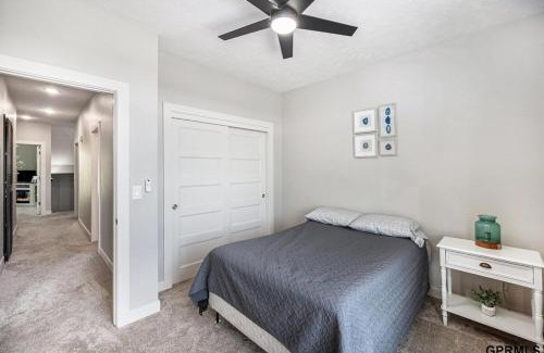 Omaha Apartment | Modern 3-Story Townhome