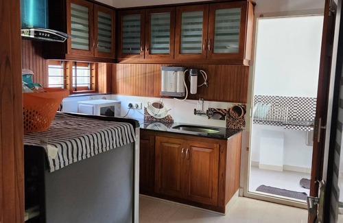 Maradu House | Modern 3BHK Fully furnished house with AC in master bedroom, hot water, inverter