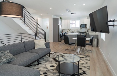 NoHo Arts District House | MODERN 3BR HOME BUILT 2023 w/GARAGE, FENCED PATIO, 2 BALCONIES & EV-CHARGER p65