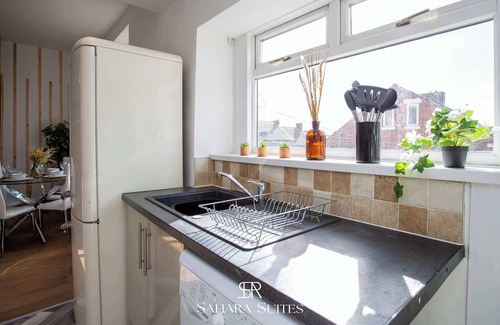 Heaton House | Modern 3BR Home Jesmond | Walk to City & Quayside