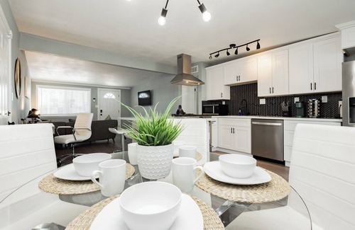 Winchester House | Modern 3BR Home w/Backyard Oasis, Near the Strip