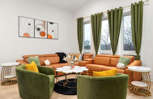 Bronzeville Apartment | Modern 3BR Stay Near DT CHI