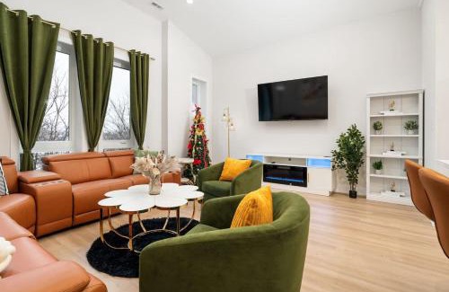 Bronzeville Apartment | Modern 3BR Stay Near DT CHI