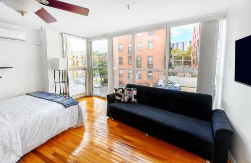 Hoboken House | Modern 3BR Townhouse with Private Rooftop & Parking Minutes to NYC