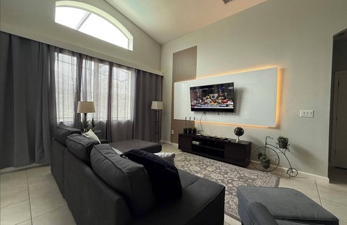 Kissimmee House | Modern 4-bed home w pool and Disney-themed rooms