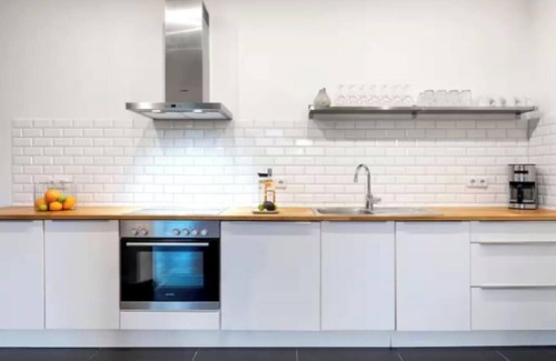 Moabit Apartment | Modern 4-Bedroom Apartment in the Heart of Berlin – Sleeps up to 14