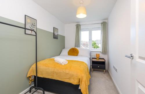 Maidstone House | Modern 4 Bedroom House-Sleeps 7-Parking-Nr Hospital-Perfect for Work Crews